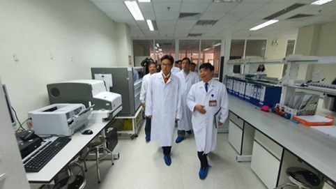 Việt Nam cách ly 2 người về từ Trung Quốc nghi mắc virus lạ