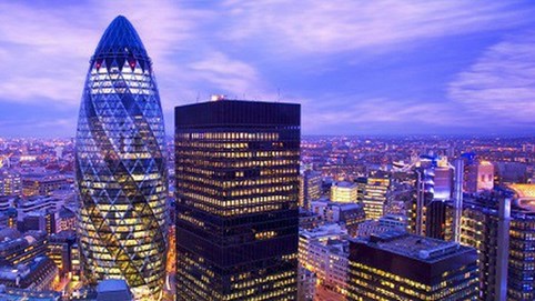 TP. HCM phải làm gì để thành trung tâm tài chính khu vực và quốc tế?