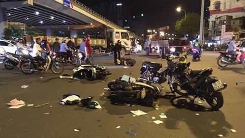 Hình phạt cho nữ “đại gia” tông xe hàng loạt?