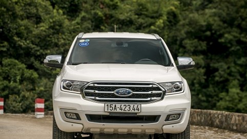 Ford Everest giảm giá mạnh tại đại lý, mức giảm cao nhất 123 triệu đồng