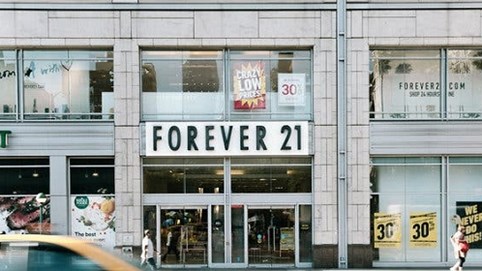 Forever 21 chính thức phá sản, vợ chồng nhà sáng lập mất danh tỷ phú đầy tiếc nuối