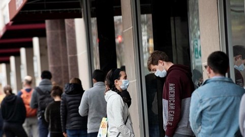 Gần một nửa dân số Mỹ mất việc vì Covid-19