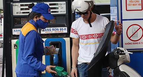 Giá dầu tăng giúp Petrolimex lãi hơn 2.800 tỷ đồng