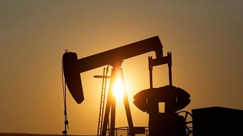 Giá dầu thế giới tăng nhẹ sau công bố về kế hoạch mở cửa lại nền kinh tế của Mỹ