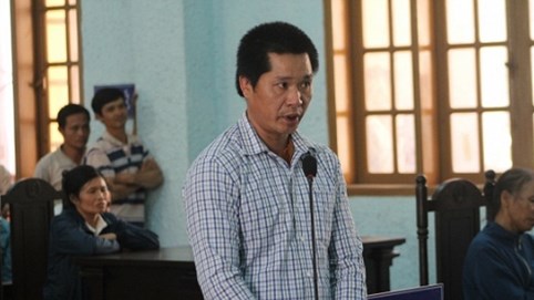 Gia Lai: Cãi nhau về chuyện xưng hô, về nhà lấy dao, chạy qua đâm chết “bợm nhậu”