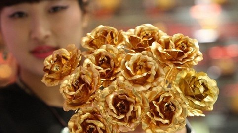 Giá vàng hôm nay 11/11: Lao dốc không phanh, xuống mức thấp nhất trong vòng 4 tuần qua