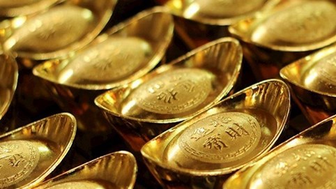 Giá vàng hôm nay 25/4: Xuống mức thấp nhất