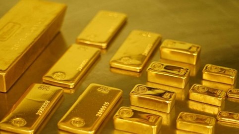 Giá vàng hôm nay 4/10: Không thể trụ trên 'đỉnh', giá vàng lại quay đầu giảm