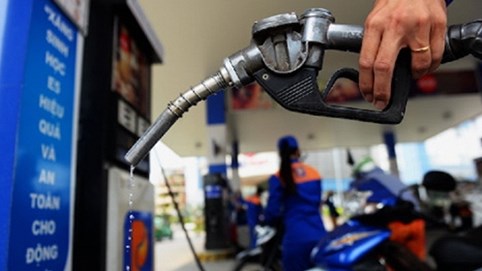 Giá xăng có thể giảm tới 1.500 đồng mỗi lít vào ngày mai