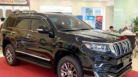 Giá xe cuối năm: Người giảm sốc, kẻ hét lên mây