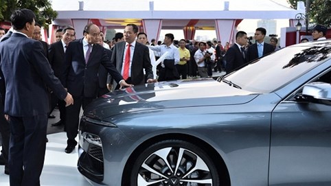 Giá xe VinFast: SUV 1,82 tỷ đồng, Sedan 1,37 tỷ đồng, Fadil 423 triệu đồng