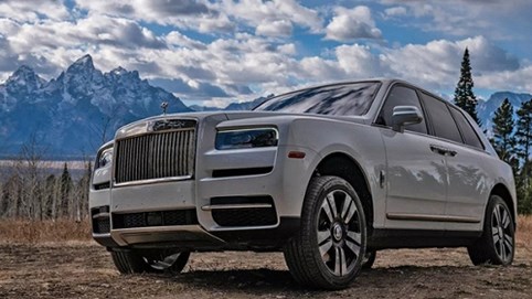 Giới siêu giàu ngày càng nhiều, Rolls-Royce Cullinan đắt khách bất ngờ