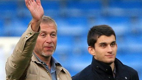 Giới tài phiệt Nga chuyển tài sản cho con ra sao?