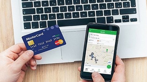 Grab ra oai 'tịch thu' tiền của khách, ngàn người bức xúc