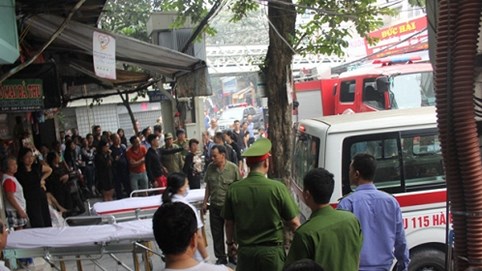 Hà Nội: Cháy ngôi nhà 3 tầng ở Hàng Giấy khiến 1 người tử vong