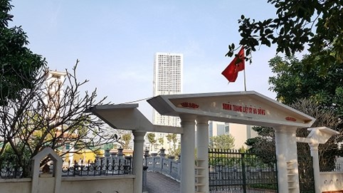 Hà Nội: Người dân lo lắng việc đặt cây xăng cạnh nghĩa trang liệt sĩ