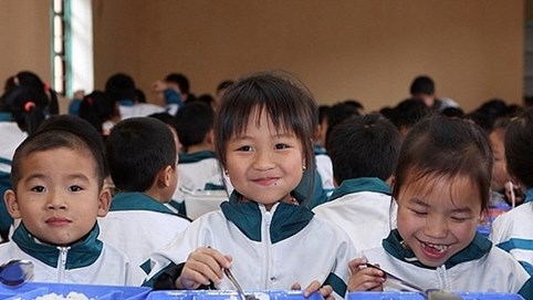 Hà Nội siết chặt vệ sinh an toàn thực phẩm trong trường học