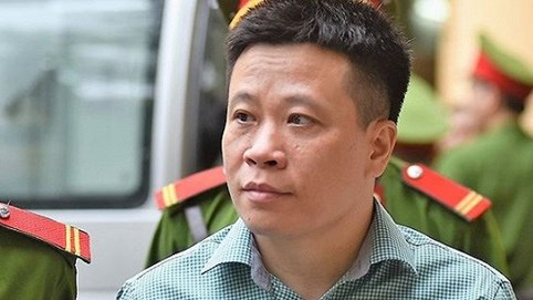 Hà Văn Thắm ra tòa trong vụ lọc hóa dầu Bình Sơn