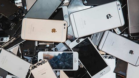 Hàng chục nghìn iPhone còn tốt phải bỏ đi mỗi năm