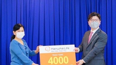Hanwha Life Việt Nam ủng hộ 1 tỷ đồng chống dịch Covid-19