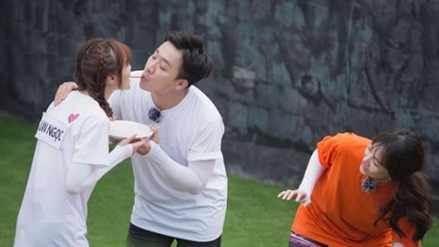 Hari Won nổi cơn ghen khi Trấn Thành môi kề môi với Ninh Dương Lan Ngọc