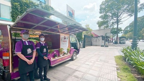 Tập đoàn du lịch của ông Đặng Văn Thành mở chuỗi xe bán bánh mỳ