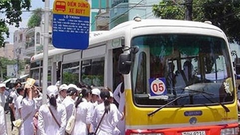 Hiệu trưởng phải chịu trách nhiệm trong tổ chức xe đưa đón HS