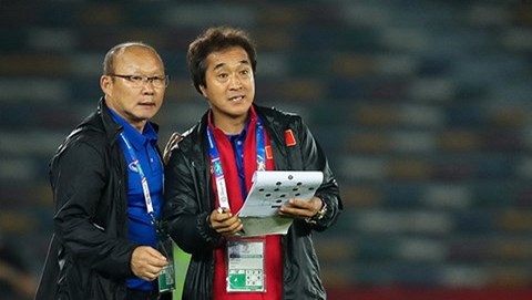 HLV Park Hang Seo muốn trợ lý Lee dẫn dắt một đội tuyển Việt Nam