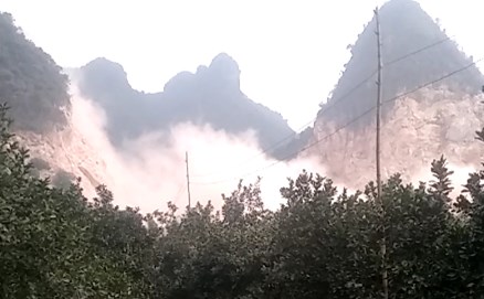 Hòa Bình: Doanh nghiệp nổ mìn phá đá, đe dọa tính mạng người dân