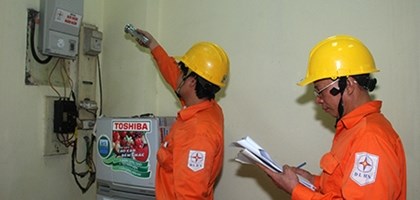 Hóa đơn điện tăng vọt: “Cả nghìn cuộc gọi, nhiều khách hàng còn mắng chửi