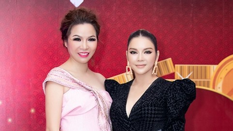 Hoa hậu Bùi Thị Hà - Lý Nhã Kỳ đọ sắc tại chung kết 