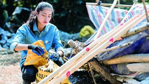 Hoa hậu Lương Thùy Linh: Tết là yêu thương, Tết sẻ chia!