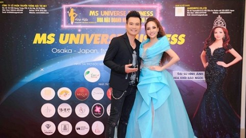 Ca sĩ Lâm Hùng - Hoa khôi Bảo Ngọc chấm thi Bán kết Hoa hậu Doanh Nhân Hoàn vũ 2018