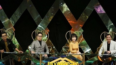 Hoa khôi thân thiện Thúy Vi và VJ Đàm Phương Linh tham gia Én Vàng 2017