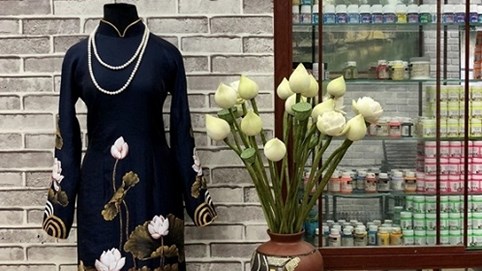 Hoạ sĩ Trung Đinh: Những nét cọ đầy “quyền lực” trong nghệ thuật vẽ trên vải