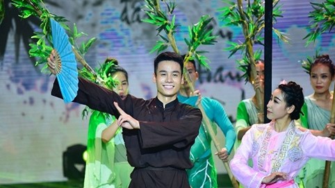 Hoá thân thành Lục Vân Tiên, Cao Xuân Tài khiến Việt Hương muốn làm... Kiều Nguyệt Nga