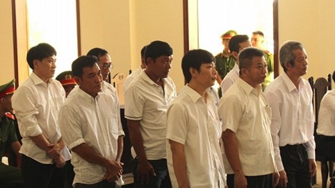 Hoãn xử vụ thiệt hại 1.800 tỉ vì gần 100 người vắng mặt