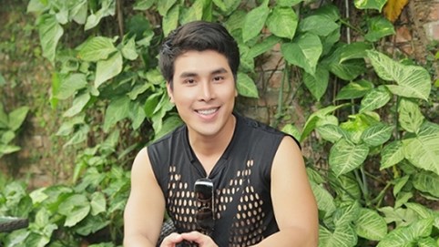 Hoàng Phi Kha khiến phái đẹp mê mẩn tại sự kiện