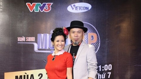 Hồng Nhung - Huy Tuấn ngồi 