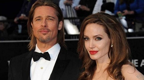 Hợp đồng hôn nhân sao - không ly dị nhận 200 triệu USD, cấm dùng MXH