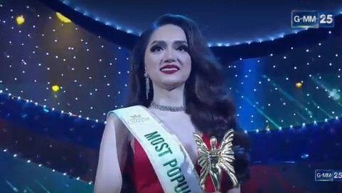 Hương Giang đăng quang Miss International Queen 2018