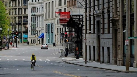 IMF dự báo kinh tế toàn cầu tiếp tục là bức tranh đổ nát