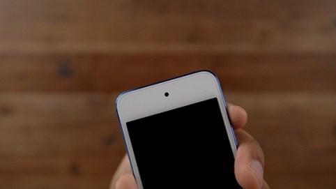 Apple có thể phải đền 3 USD cho người dùng iPhone cũ