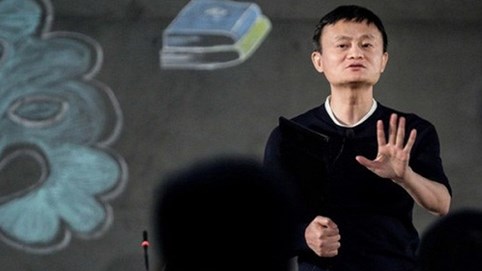 Jack Ma khuyên giới doanh nhân “không nên học để thành công”