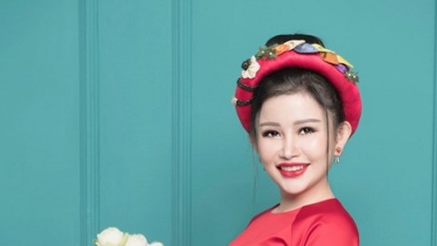 Janny Thủy Trần đẹp dịu dàng trong bộ ảnh đón Tết