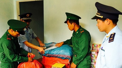 Kon Tum: Nóng bỏng “cuộc chiến” buôn lậu pháo từ Lào về Việt Nam dịp cuối năm