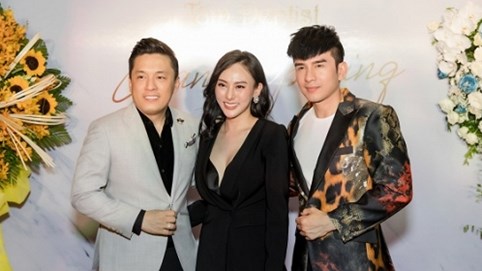 Lam Trường - Đan Trường lần hiếm hoi xuất hiện chung, Monstar có mặt từ sớm chúc mừng Hoa hậu Thu Hoàng