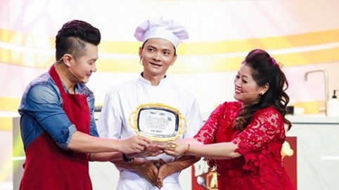 Lâm Vũ thắng áp đảo Phạm Yến tại 