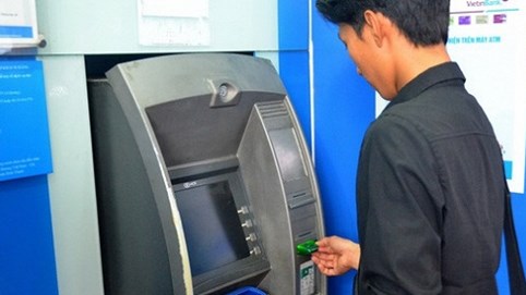 Lần thứ 2 NHNN yêu cầu dừng tăng phí rút tiền nội mạng ATM