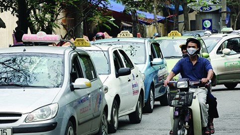 Lối thoát nào cho taxi truyền thống?